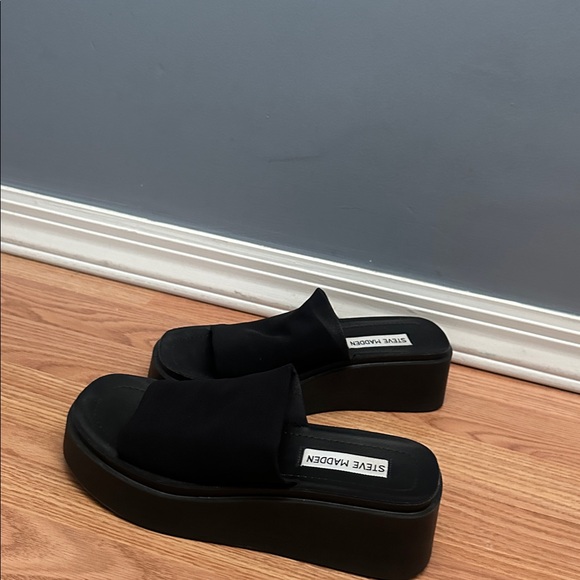 Steve Madden Platform Slides - Picture 1 of 2